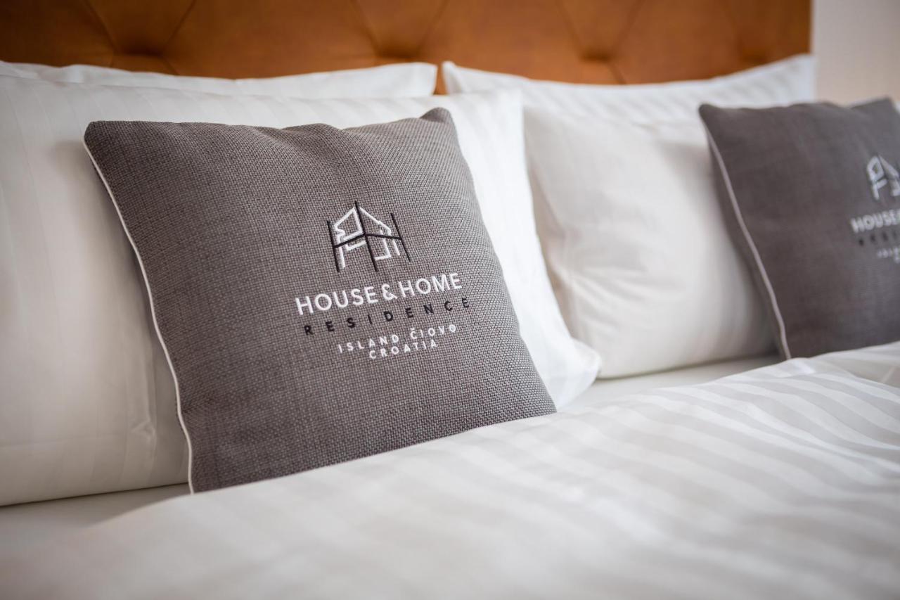House & Home Slatine Eksteriør billede