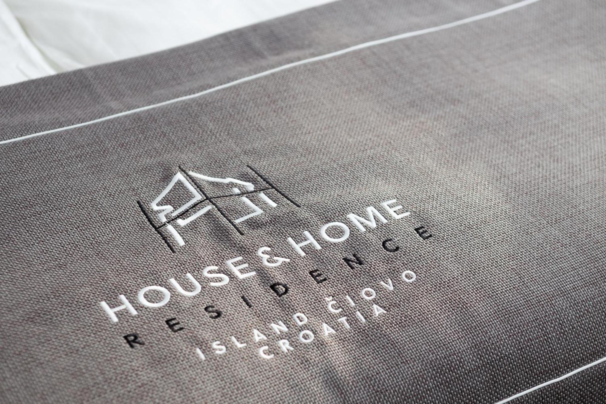 House & Home Slatine Eksteriør billede